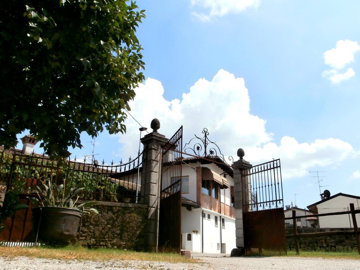 B&B Nella Terra Di Mezzo Caporiacco Exterior photo